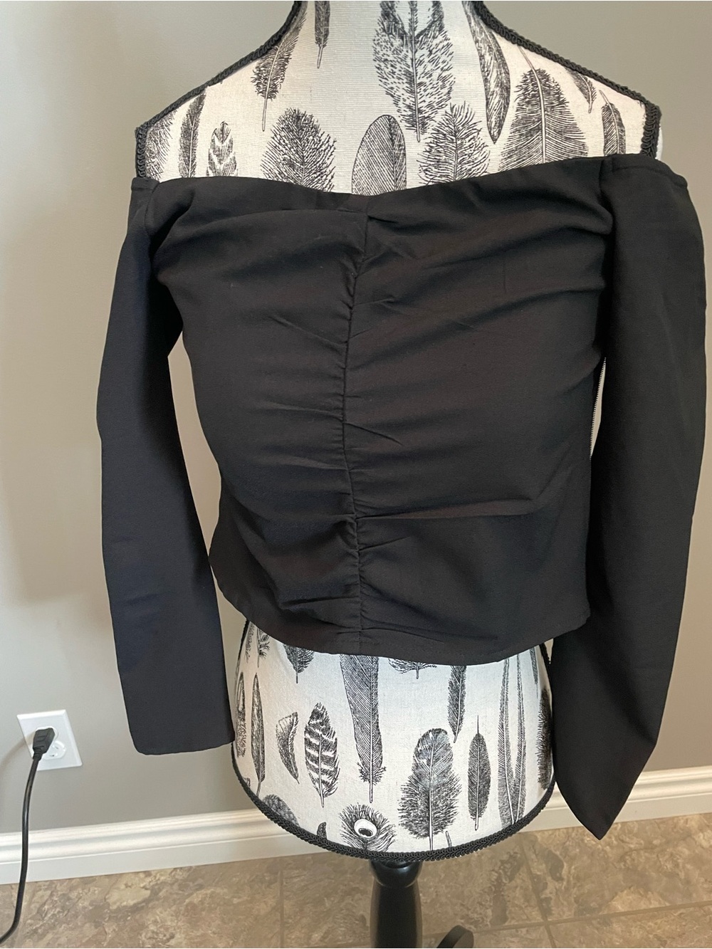Abercrombie & Fitch Black Off-Shoulder Ruched Crop Top
